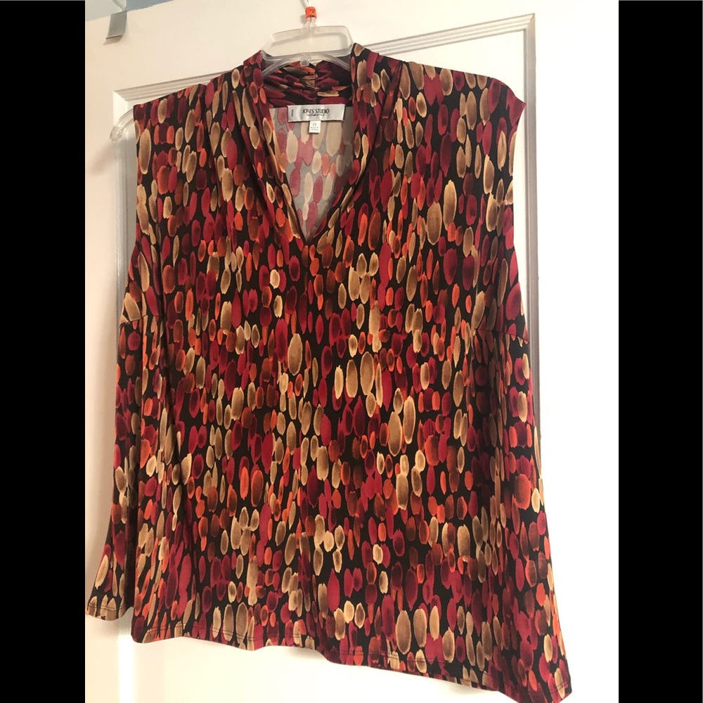 Sleeveless blouse